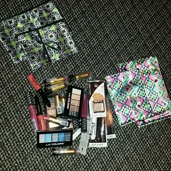 Other - SURPRISE VARIETY COSMETIC KITS 💋💅